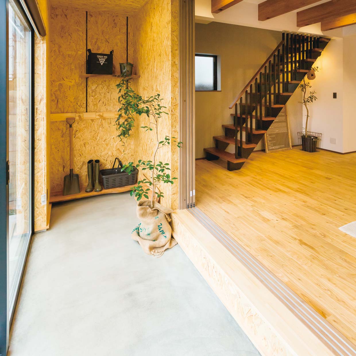 ショップみたいにオシャレな「見せる収納」や
趣味部屋にも土間収納が大活躍