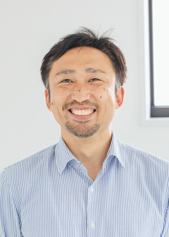 マネージャー　鈴木 啓太