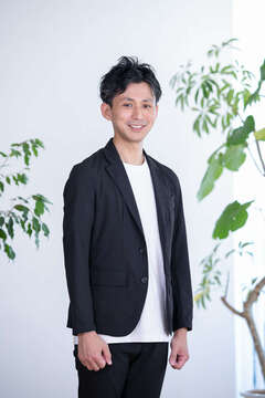 営業　清水 翼さん