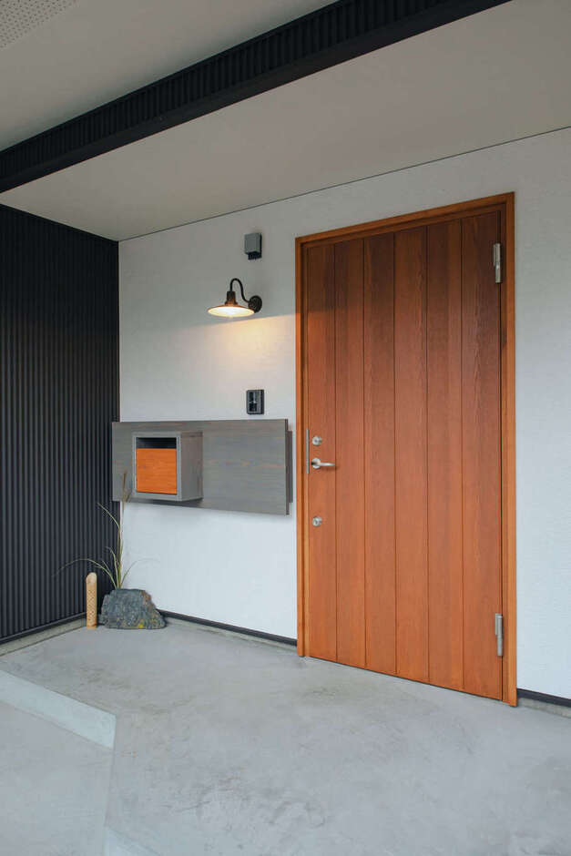 ポストは『入政建築』お手製