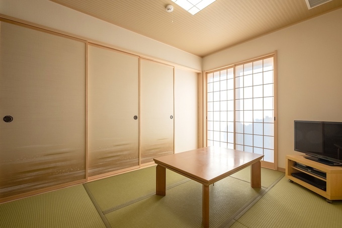 1階リビング横の和室は、ちょっと横になりたい時に便利です。来客時は客間として使用できます。

