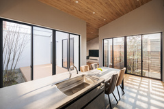 つなぐ家・いづみ建設