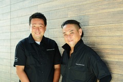 一級建築士　村山 道隆さん（左）、棟梁　松田 鷹介さん（右）