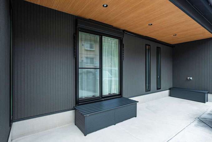 軒を深くしてリビングに入る真夏の直射日光をカット