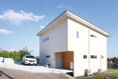 シンプルなフォルムと真っ白な外観