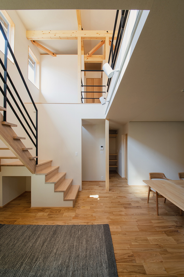 冬でも暖かく過ごせる吹き抜け空間