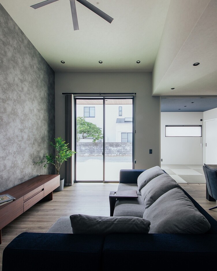 「提案してもらった図面を見て、リビングは勾配天井にできますか？と聞いたところ、すぐに対応してもらえました」とKさん。和気あいあいとした打ち合わせは「これがやりたい」を伝えやすく、可能な限り取り入れてくれたという