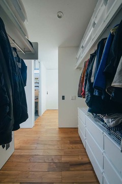 平屋建築ブルーハウス