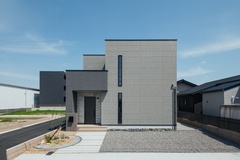《期間限定OPEN　HOUSE》光と余白で作る抜け感のあるグレージュインテリアの住まい