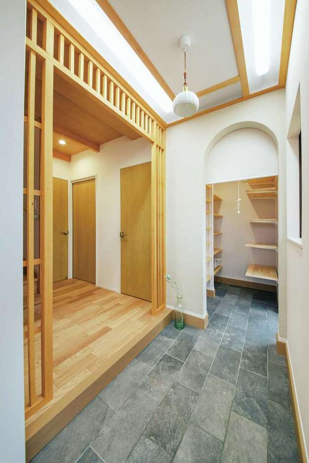 旅館でくつろぐ非日常が日常に！ スタイリッシュな和モダン住宅
