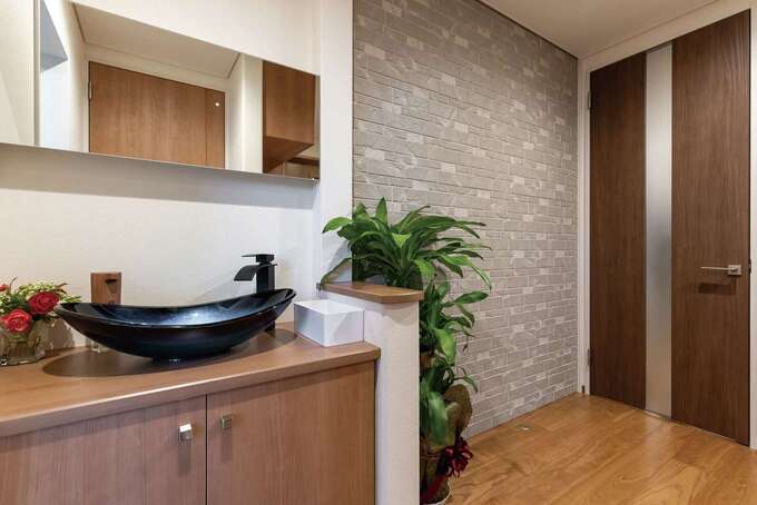 玄関ホールに設けた手洗いコーナー