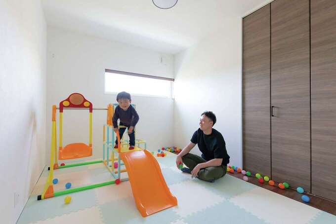 子ども部屋は６畳ずつ2部屋設け、開口部によって明るさも十分に確保した