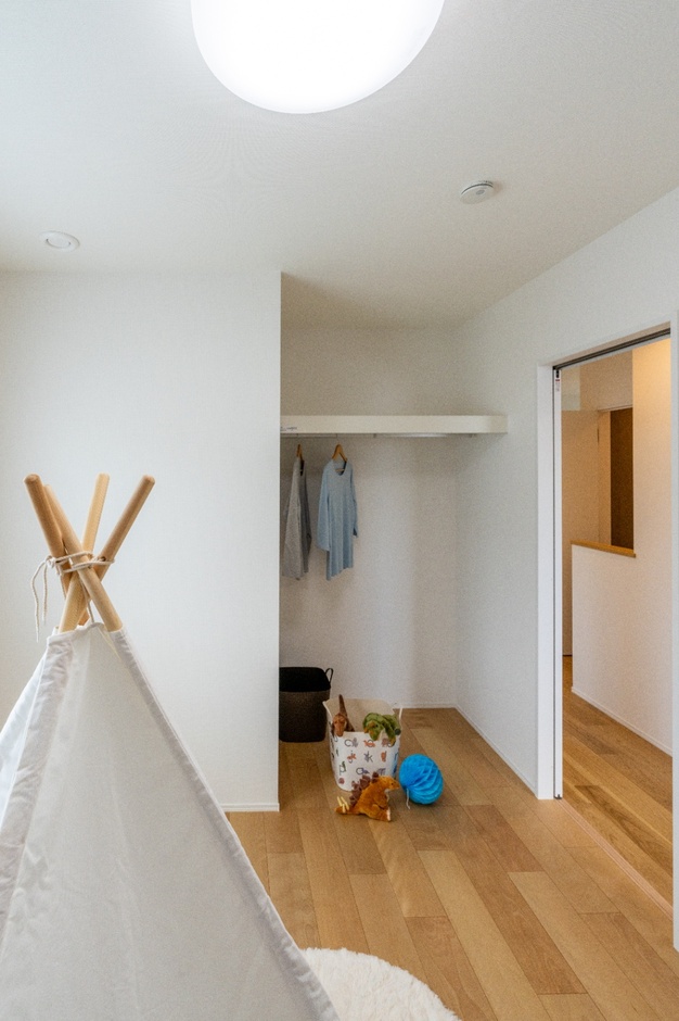 子ども部屋はオープン収納に。ライフスタイルに合わせて使いやすい部屋に。