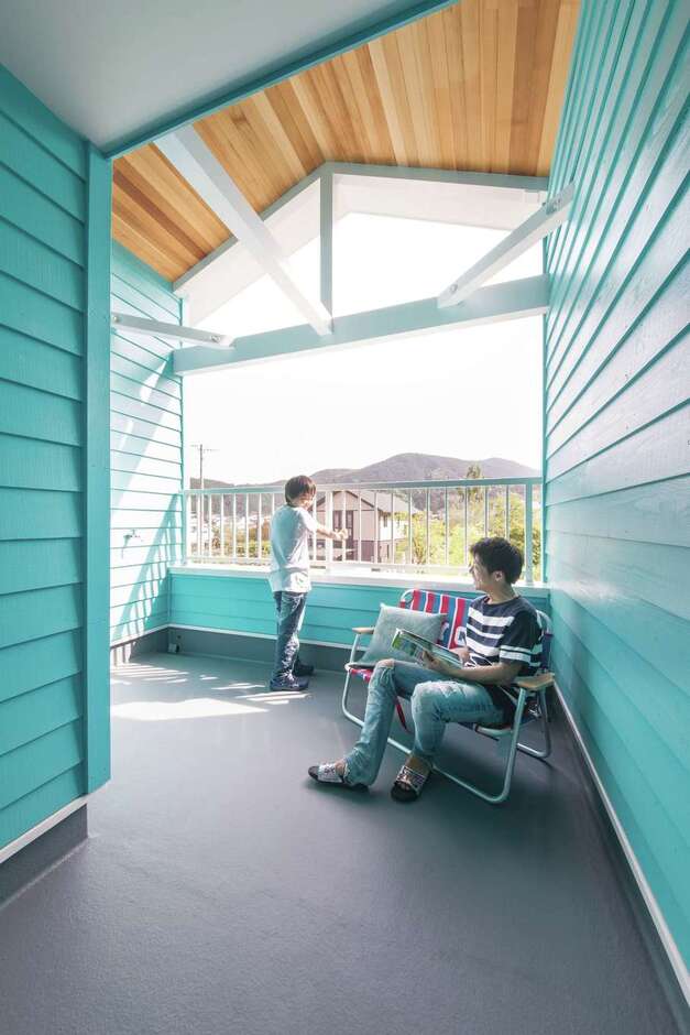 洗濯物を干すだけでなく、多用途に使えるインナーバルコニー