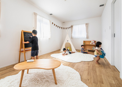 男子3人の子ども部屋。成長に応じて、12畳を3部屋に分けることも可能。長女の部屋はべつに設けてある