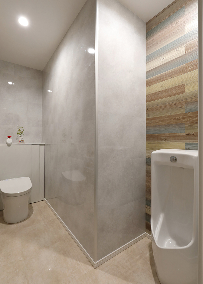 家族に男性が多いことからトイレに小便器を設置