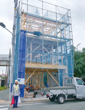 建築システム（狭小住宅専門店）【限られた敷地を最大限に活かす、狭小住宅専門職人の腕が冴える現場】