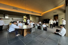 平屋建築ブルーハウスのスタッフ