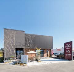 モデルハウス公開中♪ 「高耐震、高断熱性能」と「無垢材と職人の手造り感」の懐かしくて新しい、ハイブリッド住宅