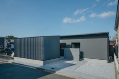 平屋建築ブルーハウス