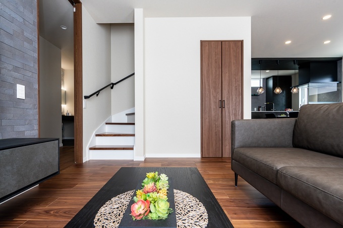 リビング階段より2階へ。