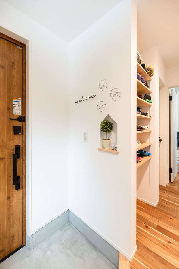 子ども、家事、サロン すべてに目配りできる店舗併用住宅