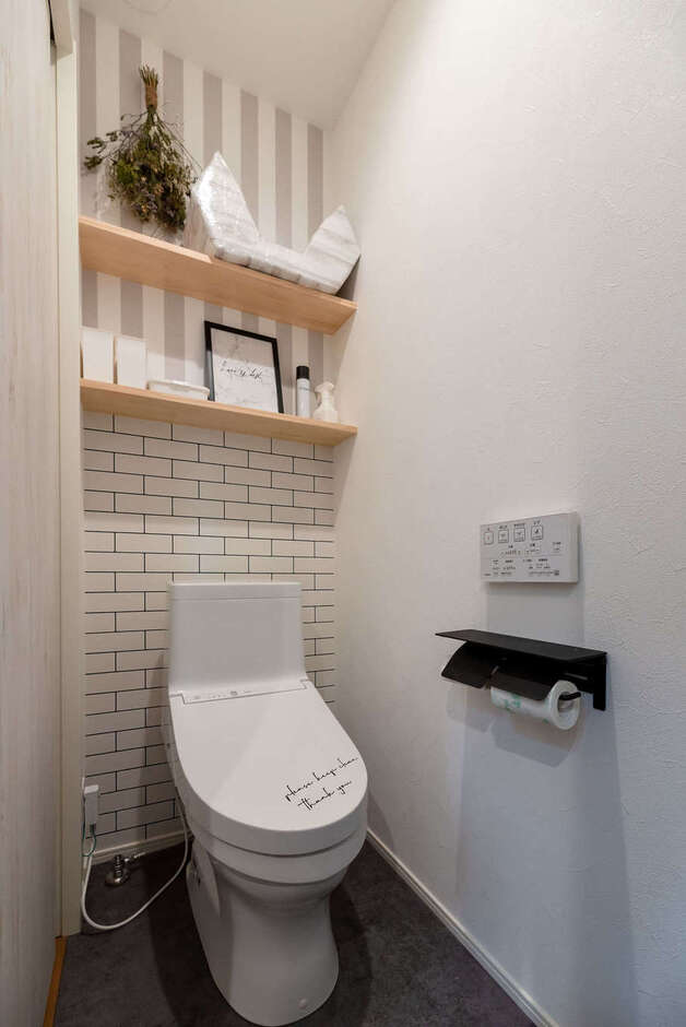 子ども、家事、サロン すべてに目配りできる店舗併用住宅