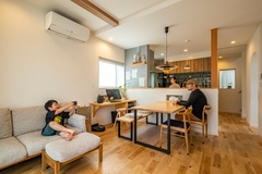 家族のゆとりと笑顔を生む、心からくつろげる三階建て