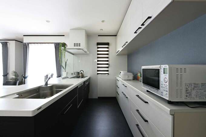 ランドリールームとキッチンは隣に配置し、家事動線を短縮