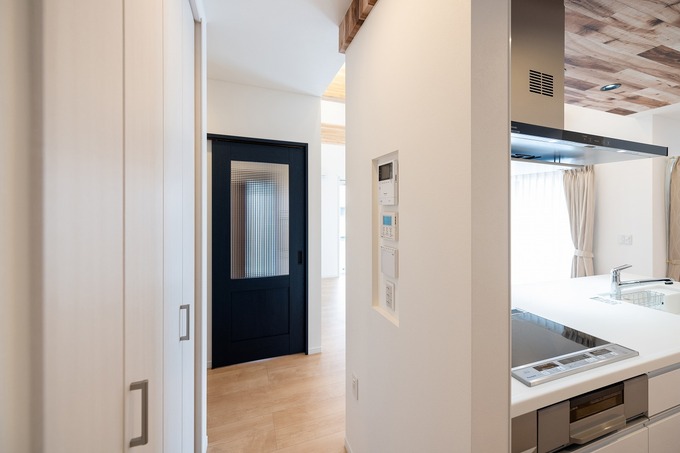 回遊型で行き止まりのない間取り。廊下を省き、各部屋が近いため移動のストレスがない