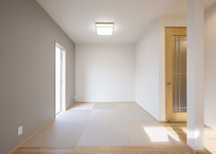 畳コーナーも備えた広いLDK。おおらかな住空間が、日々の暮らしにゆとりをもたらしてくれる【irohaco（アヴァンス）】