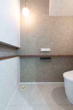 ホテルライクなトイレは、ライティングと色使いを【エルフィン】