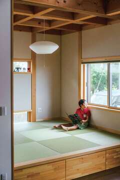 小上がりの畳スペースは読書や昼寝に最適【DISTANCE 野本建築】