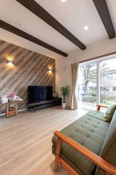 空間の広がりを得ながら、梁上掃除の手間も省ける梁見せ天井