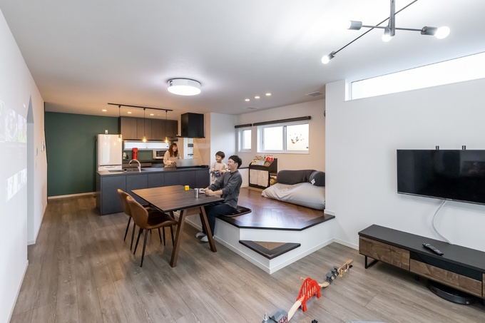 イデキョウホーム【デザイン住宅、省エネ、屋上バルコニー】
