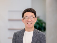 アドバイザー　袴田晴久