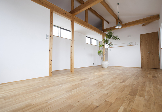 2階の子供部屋は、解放感のある1フロアに。将来簡単に間仕切ことができるような工夫がされている。