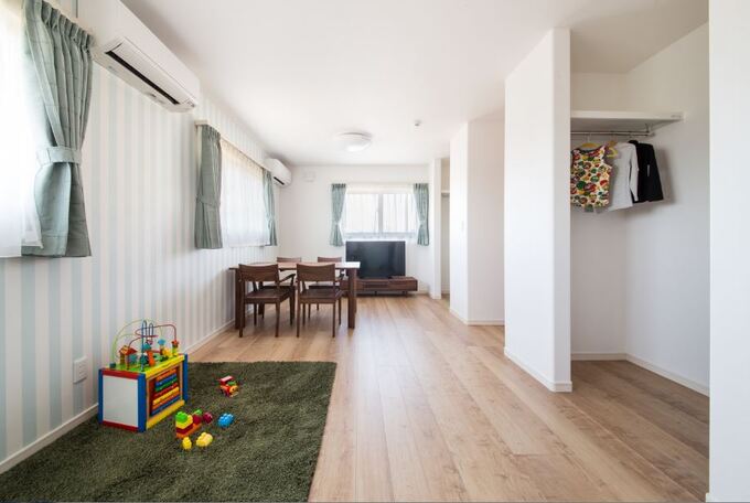 子ども部屋は将来的には壁をつけて二つに区切る予定
