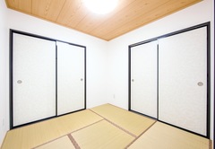 アパート時代にはいらないと思っていた和室。育児中の現在は、家族の寝室や子どもの遊び場に大活躍