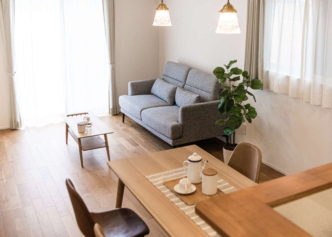 このモデルハウスは、家具、照明、カーテン、エアコンもすべて付いて販売も行っている