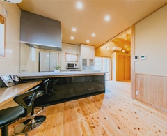 目線を遮るダイニングキッチン