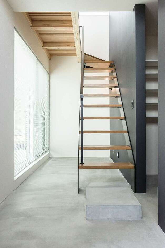 くつろぎも収納も叶える土間空間