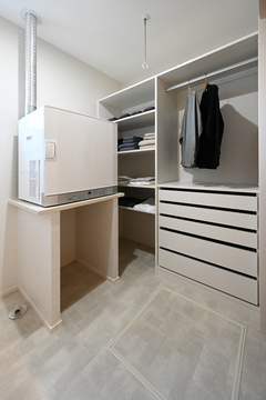 脱衣室を兼ねたランドリールーム【ユートピア建設】