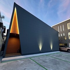 人目を引く外観と実用性にこだわったオシャレ住宅