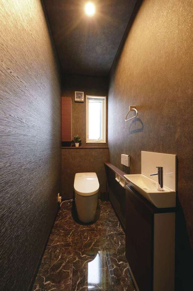 バーのトイレを自宅に再現！