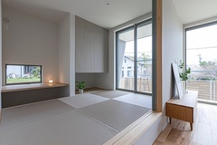 リビングと接した畳スペースは引き戸があるのでプライバシー確保【BASIS HAUS+ / ベイシスハウス】