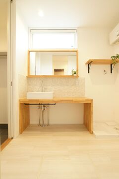 コーディネーター　西浦 麻衣さん